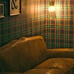British Billard & Jacuzzi Centre Parking Gratuit