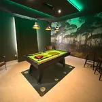 British Billard & Jacuzzi Centre Parking Gratuit *
