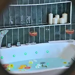 British Billard & Jacuzzi Centre Parking Gratuit Appartement