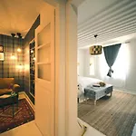 British Billard & Jacuzzi Centre Parking Gratuit