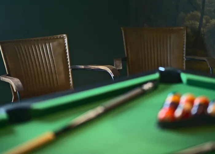 British Billard & Jacuzzi Centre Parking Gratuit 公寓 *