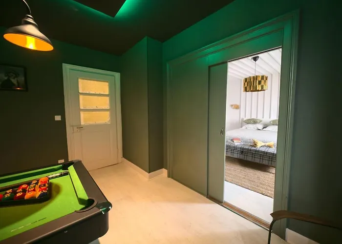 British Billard & Jacuzzi Centre Parking Gratuit Apartamento *