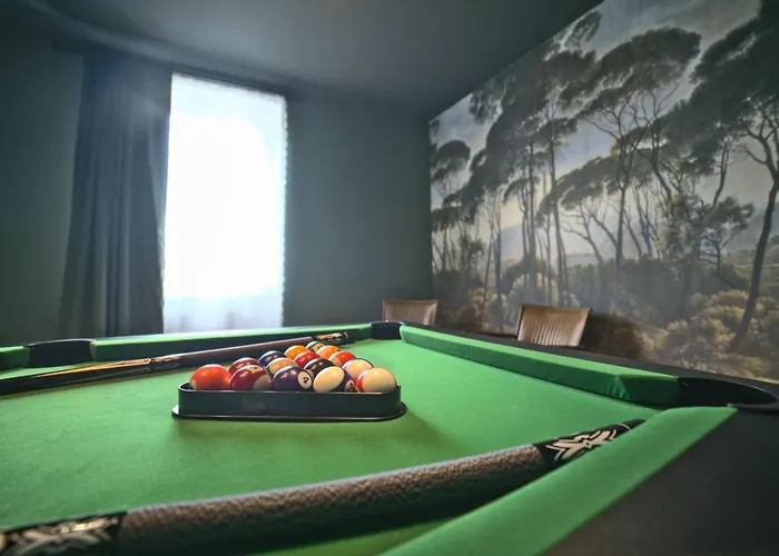 British Billard & Jacuzzi Centre Parking Gratuit 公寓